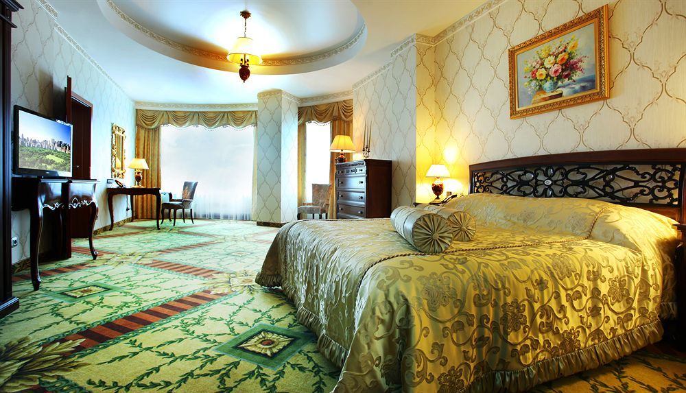 Grand Hotel Vidgof Челябинск Екстериор снимка